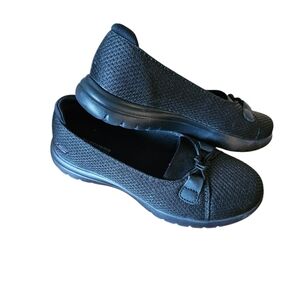 Skechers size‎ 6 women's black on-the-go  Flex Peony NWOT